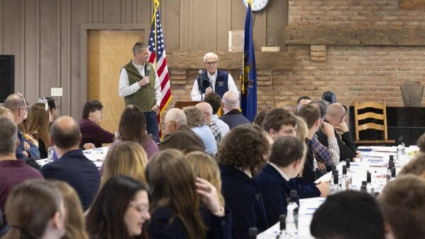 Yaw, Owlett Host Breakfast Meeting on Agriculture